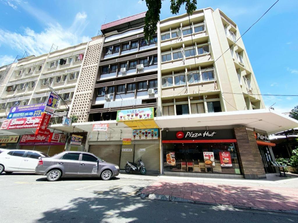 Oyo 89398 Doorbellz Hotel Kota Kinabalu Exterior photo