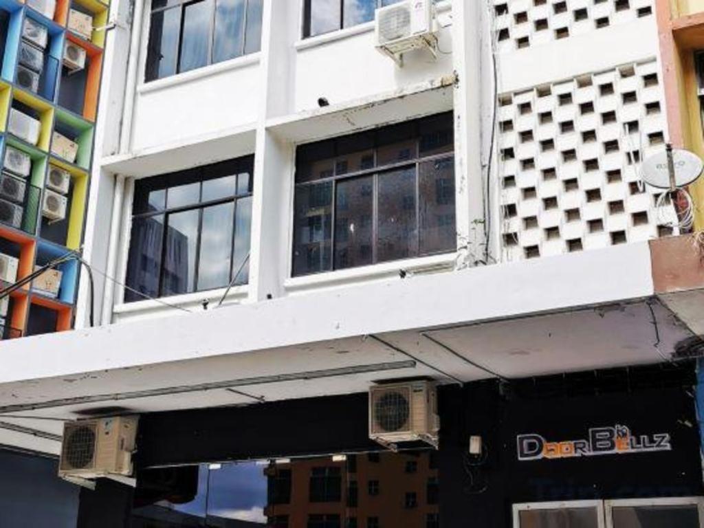 Oyo 89398 Doorbellz Hotel Kota Kinabalu Exterior photo