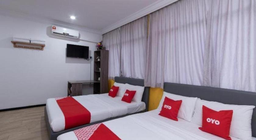 Oyo 89398 Doorbellz Hotel Kota Kinabalu Exterior photo