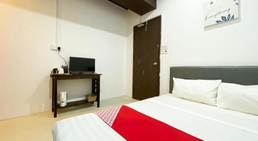 Oyo 89398 Doorbellz Hotel Kota Kinabalu Exterior photo